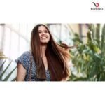 Philips BHS736/00 Instantly Smooths Untamable Hair Straightener for Women - Image 2